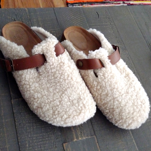 **LOWEST PRICE*** Slipper / clogs sz 10 Ivory w/Brown - Picture 1 of 6